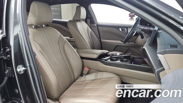 Kia K8 2.5 Gasoline 2WD Noblesse 2023 — фото 18