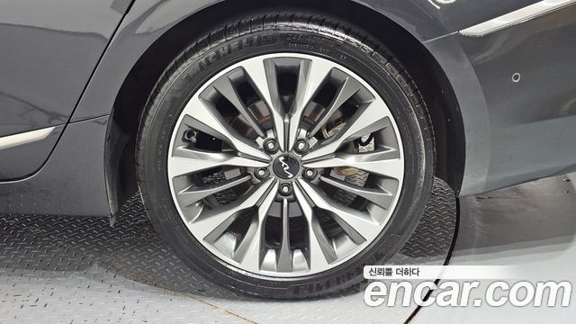 Kia K8 2.5 Gasoline 2WD Noblesse 2023 — фото 21