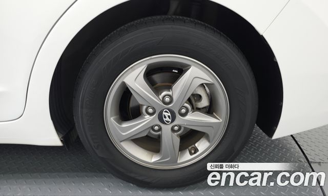 Hyundai Avante (AD) 1.6 GDI Smart 2017 — фото 21