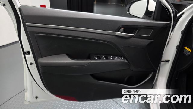 Hyundai Avante (AD) 1.6 GDI Smart 2017 — фото 24
