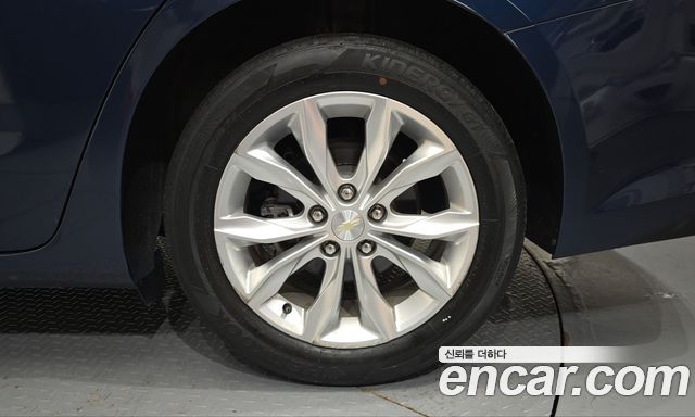 Chevrolet Malibu 1.3 Turbo LT Deluxe 2019 — фото 21