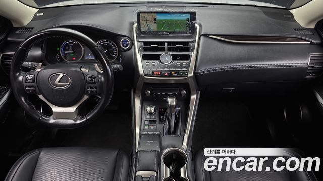 Lexus NX300h Executive 2020 — фото 7