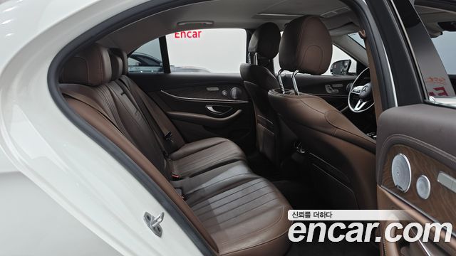 Mercedes-Benz E-Class (W213) E300 4MATIC Exclusive 2019 — фото 11