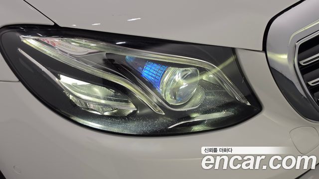 Mercedes-Benz E-Class (W213) E300 4MATIC Exclusive 2019 — фото 22