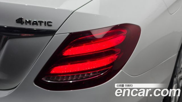 Mercedes-Benz E-Class (W213) E300 4MATIC Exclusive 2019 — фото 23