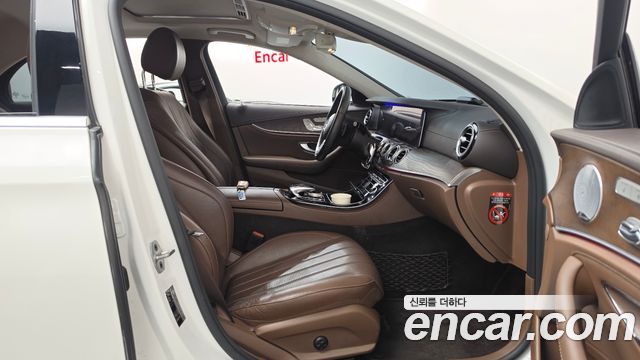 Mercedes-Benz E-Class (W213) E300 4MATIC Exclusive 2019 — фото 26