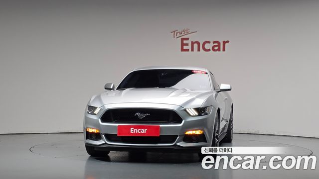 Ford Mustang GT Coupe 2017 — фото 3
