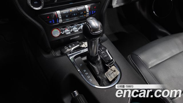 Ford Mustang GT Coupe 2017 — фото 9