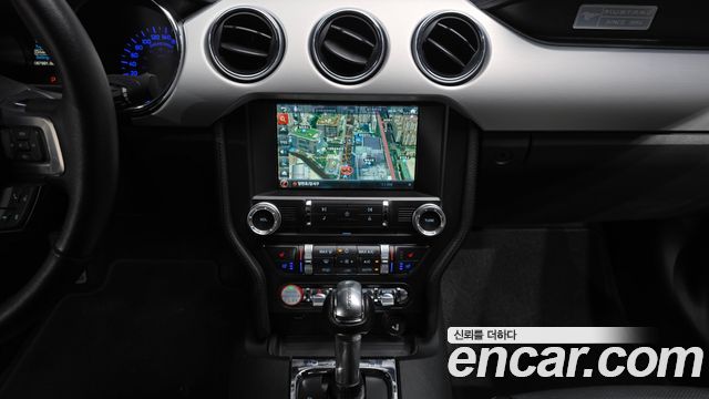 Ford Mustang GT Coupe 2017 — фото 14