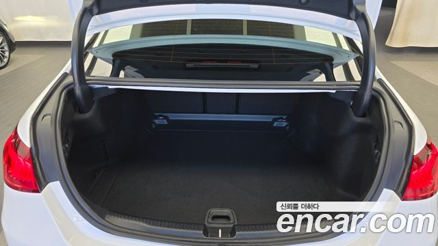 Mercedes-Benz C-Class (W206) C200 Avantgarde 2024 — фото 18