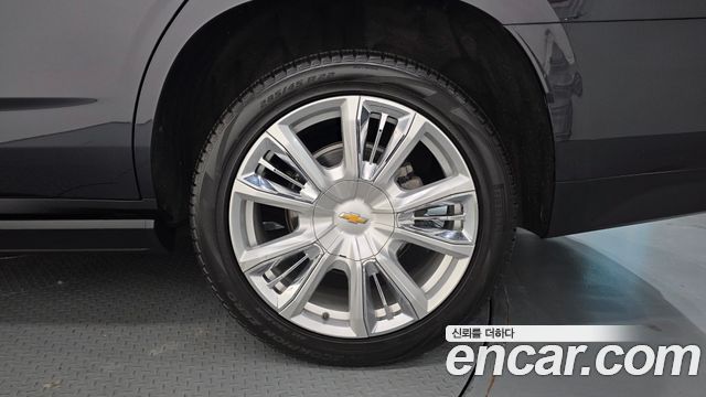 Chevrolet Tahoe 6.2 Dark Knight 4WD 2023 — фото 21