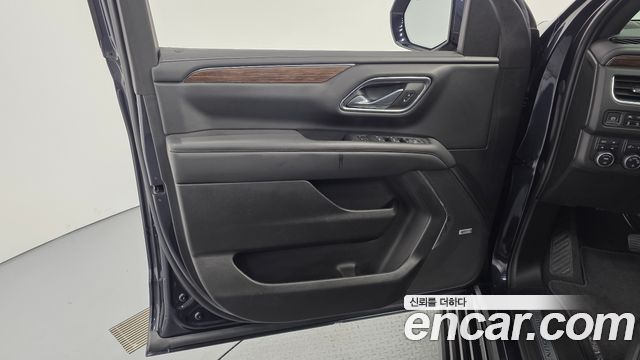 Chevrolet Tahoe 6.2 Dark Knight 4WD 2023 — фото 24