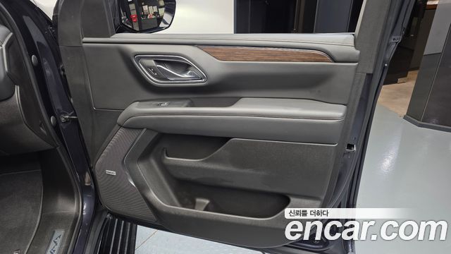 Chevrolet Tahoe 6.2 Dark Knight 4WD 2023 — фото 25