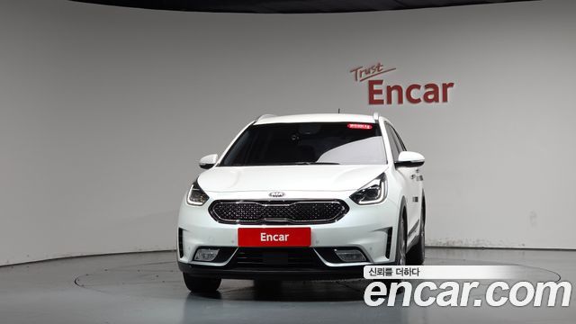 Kia Niro Noblesse 2018 — фото 3