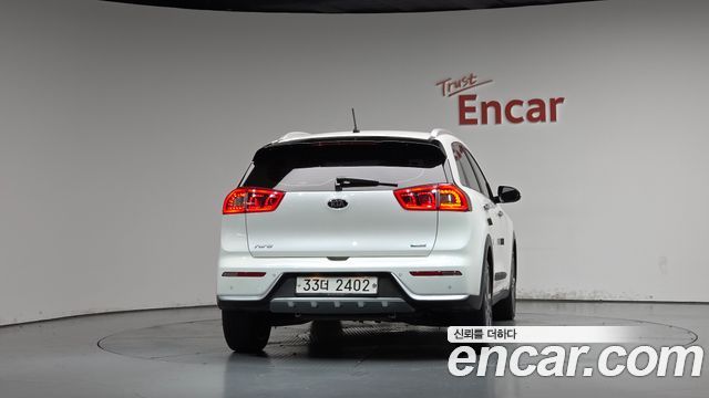 Kia Niro Noblesse 2018 — фото 4