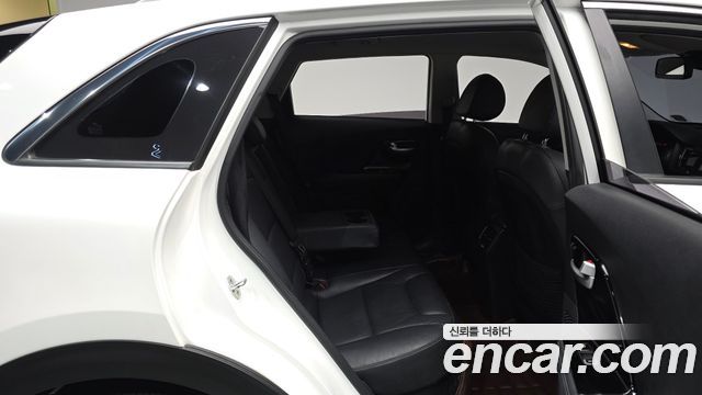 Kia Niro Noblesse 2018 — фото 11