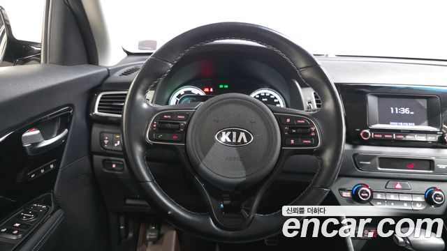 Kia Niro Noblesse 2018 — фото 13