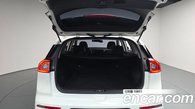 Kia Niro Noblesse 2018 — фото 20