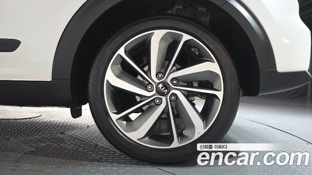 Kia Niro Noblesse 2018 — фото 21