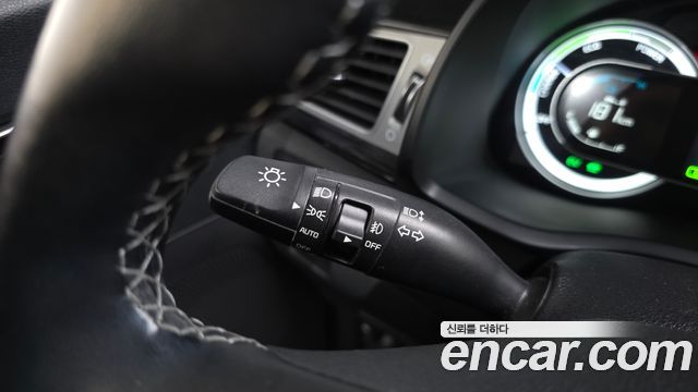 Kia Niro Noblesse 2018 — фото 31