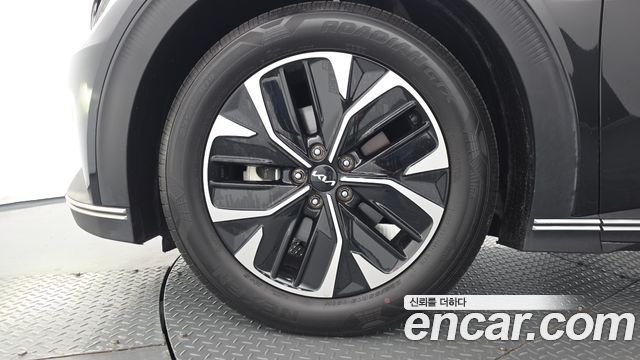 Kia EV6 Long Range Air 2023 — фото 5