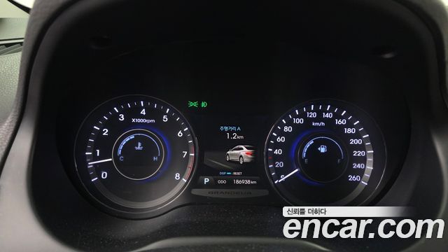 Hyundai Grandeur (HG) LPG HG300 Premium 2013 — фото 8