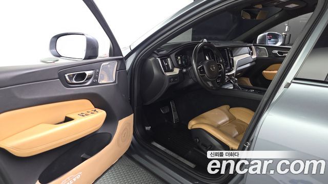 Volvo XC60 (II) D5 Inscription 2018 — фото 10