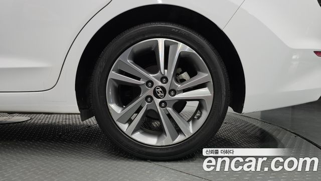 Hyundai Avante (AD) 1.6 GDI Premium 2017 — фото 21