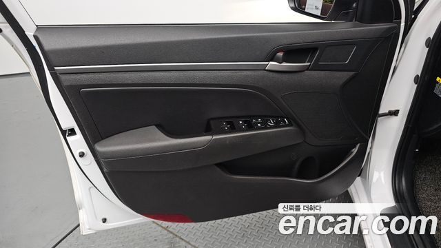 Hyundai Avante (AD) 1.6 GDI Premium 2017 — фото 24