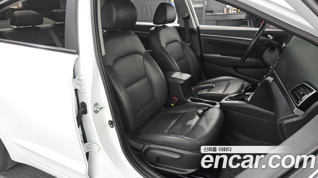 Hyundai Avante (AD) 1.6 GDI Premium 2017 — фото 26