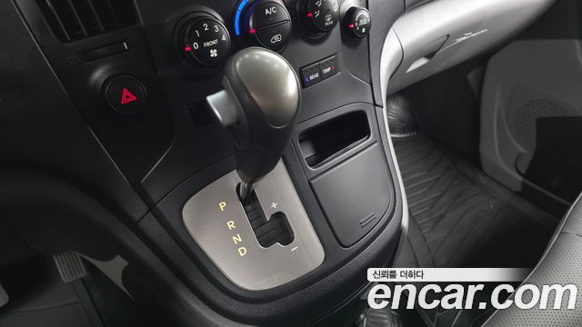 Hyundai Grand Starex 12-Seater Wagon CVX Deluxe 2014 — фото 9