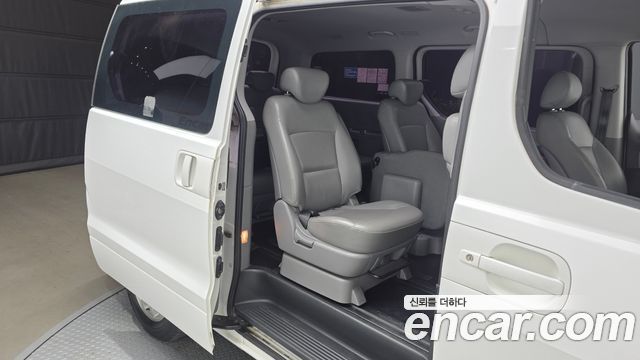 Hyundai Grand Starex 12-Seater Wagon CVX Deluxe 2014 — фото 12