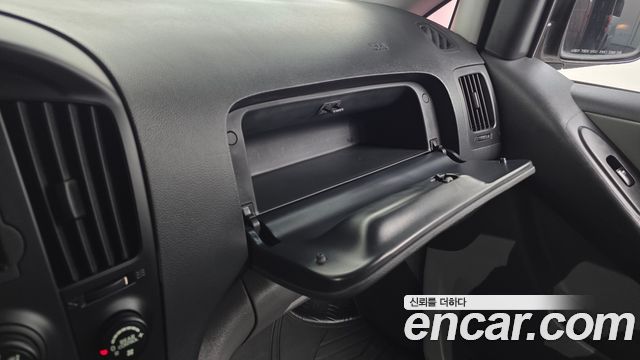 Hyundai Grand Starex 12-Seater Wagon CVX Deluxe 2014 — фото 17