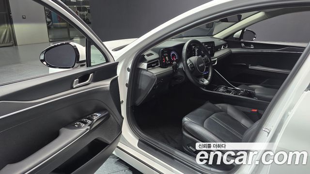 Kia K5 (III) 2.0 Prestige 2023 — фото 10