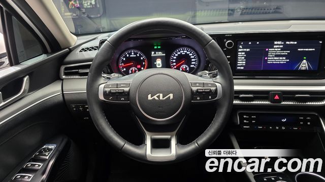 Kia K5 (III) 2.0 Prestige 2023 — фото 13