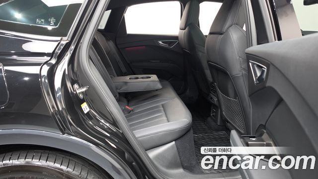 Audi Q4 e-tron (F4) 40 Premium Sportback 2023 — фото 11