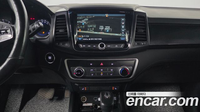 KG Mobility (SsangYong) Rexton Sports Khan Diesel 2.2 2WD Prestige (5-Link) 2021 — фото 14