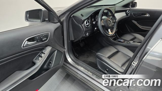 Mercedes-Benz GLA-Class (X156) GLA200 d 2016 — фото 10