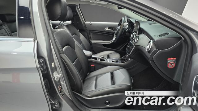 Mercedes-Benz GLA-Class (X156) GLA200 d 2016 — фото 11