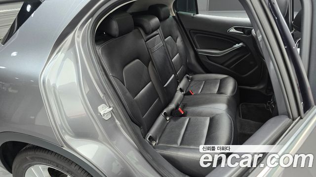 Mercedes-Benz GLA-Class (X156) GLA200 d 2016 — фото 12