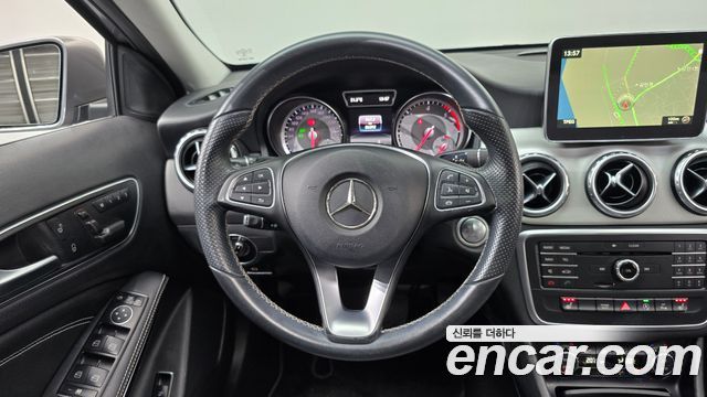 Mercedes-Benz GLA-Class (X156) GLA200 d 2016 — фото 13