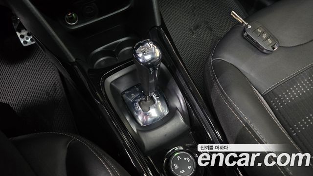 Peugeot 2008 1.6 BlueHDi Allure GC 2018 — фото 9