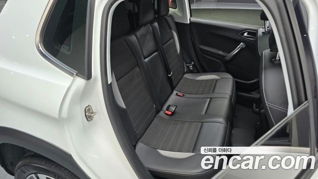 Peugeot 2008 1.6 BlueHDi Allure GC 2018 — фото 12