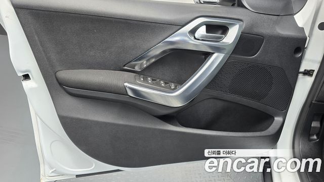 Peugeot 2008 1.6 BlueHDi Allure GC 2018 — фото 24