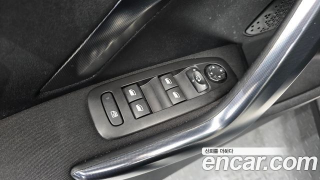 Peugeot 2008 1.6 BlueHDi Allure GC 2018 — фото 28