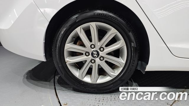 Hyundai Avante 1.6 GDi Modern Standard 2014 — фото 5