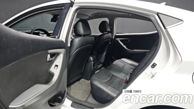Hyundai Avante 1.6 GDi Modern Standard 2014 — фото 12