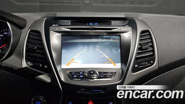 Hyundai Avante 1.6 GDi Modern Standard 2014 — фото 15