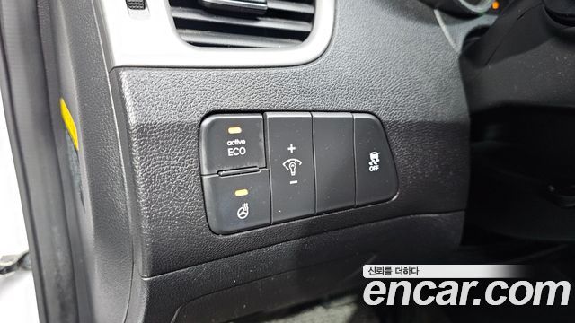 Hyundai Avante 1.6 GDi Modern Standard 2014 — фото 18