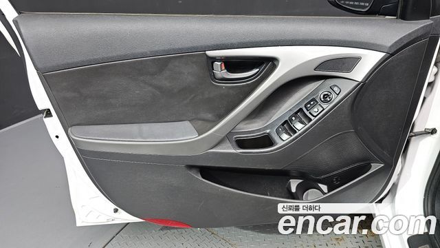 Hyundai Avante 1.6 GDi Modern Standard 2014 — фото 24
